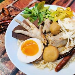 ขนมจีน ยำขนมจีน เมี่ยง สี่แยกคลองขวาง