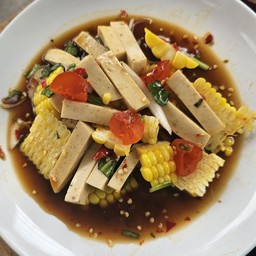 ยำหมูยอข้าวโพดแดงไข่เค็ม