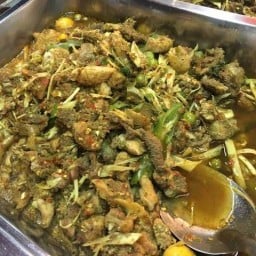 ข้าวราดแกงป่าแสนตุ้งสุขอุรา แยกบิ๊กซีวัดสุทธาวาส