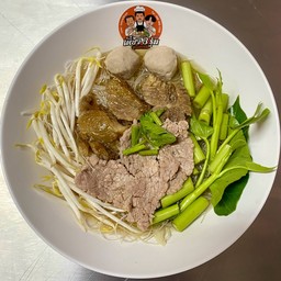 ลูกชิ้น เนื้อชิ้น เนื้อตุ๋น-เอ็นแก้ว