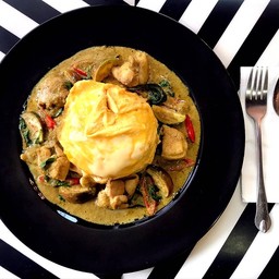 ข้าวไข่ข้นซอสเขียวหวานไก่