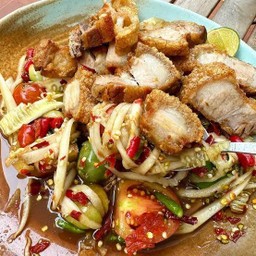 ตำแตงหมูกรอบ