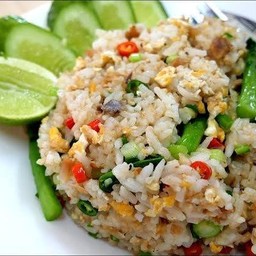 ข้าวผัดปลาเค็ม