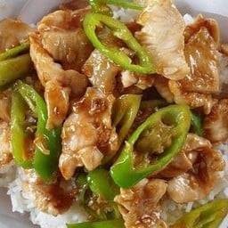 หมูกรอบผัดพริกหยวกราดข้าว