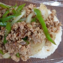 ร้านข้าวซอย ยายอี๊ด