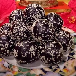 Ladu Black Sesame Mixed with White Sesame Set 6 Millionaire