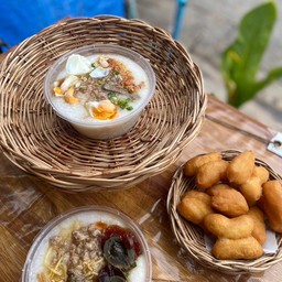 โจ๊กโบราณคนสวยมาก (มีไข่ออนเซ็น +ไข่เยี่ยวม้า +ไข่เค็ม+ ปาท่องโก๋ 1เซ็ตเล็ก)
