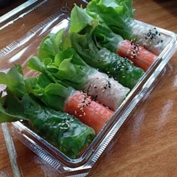 ยำสาหร่าย + ปูอัด +ทูน่า โรลสด