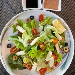 กรีกสลัด