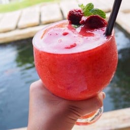 สตอเบอรี่นมสดปั่น