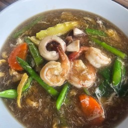 ราดหน้าหมี่กรอบทะเล