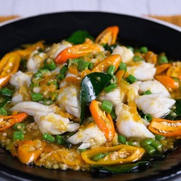 เนื้อปูผัดพริกเหลือง (M)