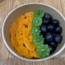 Love fruits ผลไม้สดพร้อมทาน