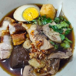 ก๋วยจั๊บน้ำข้นทุกอย่าง