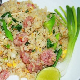 ข้าวผัดแหนม