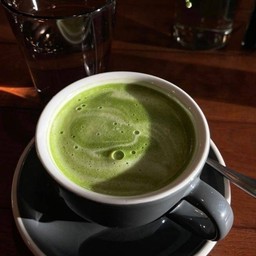 มัทฉะลาเต้ ร้อน