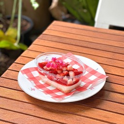 สตอเบอรี่ ชีสพาย