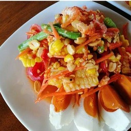 ตำข้าวโผดไข่เค็ม