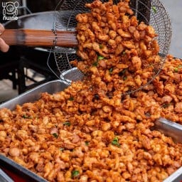ร้านไก่ทอดเจ๊ภัทร หน้าร้านเสริมสวยสรวิทยาบิวตี้ หน้าเซ่เว่น0994 ถ.พระราม2ซ.69