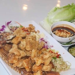 เมี่ยงปลาลูกเต๋าทับทิม