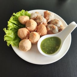 กินเพลิน (ยำ) ปั๊มบางจากซอยกันตนา