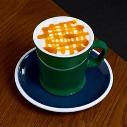 Salted Caramel Macchiato (กาแฟคาราเมลมัคคิอาโตร้อน)