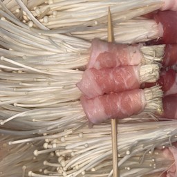 เห็ดเข็มทองหมูสามชั้น