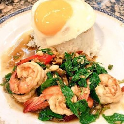 ข้าวกระเพรากุ้ง