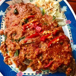 ปลานิลราดพริกแกง