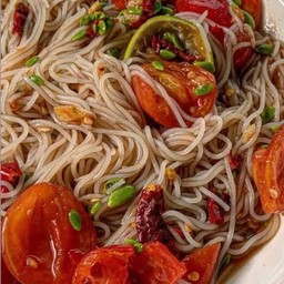 ตำขนมจีน