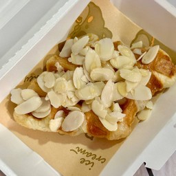 ครอฟเฟิล น้ำผึ้ง อัลมอนด์