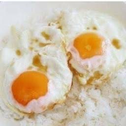 ข้าวไข่ดาว 2 ใบ
