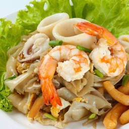 เส้นใหญ่คั่ว