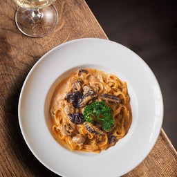 เฟตตูชินี่ ซอสครีมเห็ดทรัฟเฟิล