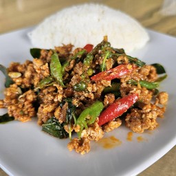 ข้าว หมูสับผัดพริกแกง