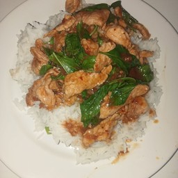 ผัดพริกแกงหมู