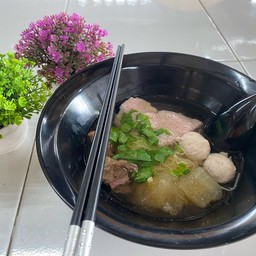 ก๋วยเตี๋ยวเนื้อน้ำใส