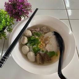 ก๋วยเตี๋ยวหมูน้ำใส
