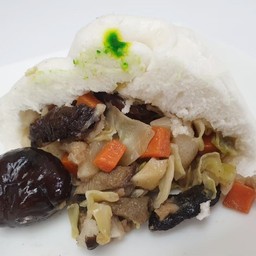 ซาลาเปาไส้ผักเกาลัด ( Chestnut and Vegetable  Bun)