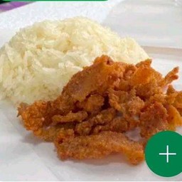 ข้าวเหนียวหมูสามชั้นทอดกรอบ