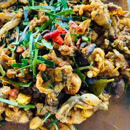 ผัดเผ็ดกบ