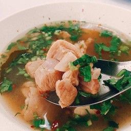 ต้มแซ่บขาหมู (มีเฉพาะวันอาทิตย์)