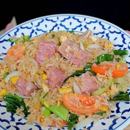 ข้าวผัดแหนม