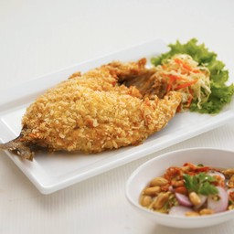 ปลาสำลีแดดเดียว ยำมะม่วง