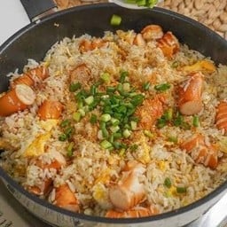 ข้าวผัดไส้กรอก