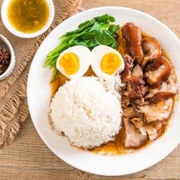 แม่อึ่งข้าวขาหมู&ยำเลือกได้