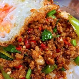 ร้านหัวสะพานขาว(2)ก๋วยเตี๋ยวอาหารตามสั่ง