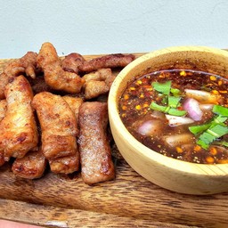 หมูทอดแดดเดียว 1 ขีด + น้ำจิ้มแจ่ว