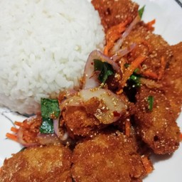 ข้าวยำไก่กรอบ