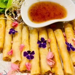 ปอเปี๊ยะหอใส้กุ้ง อิบิโรล์ น้ำจิ้มลูกบ๊วย